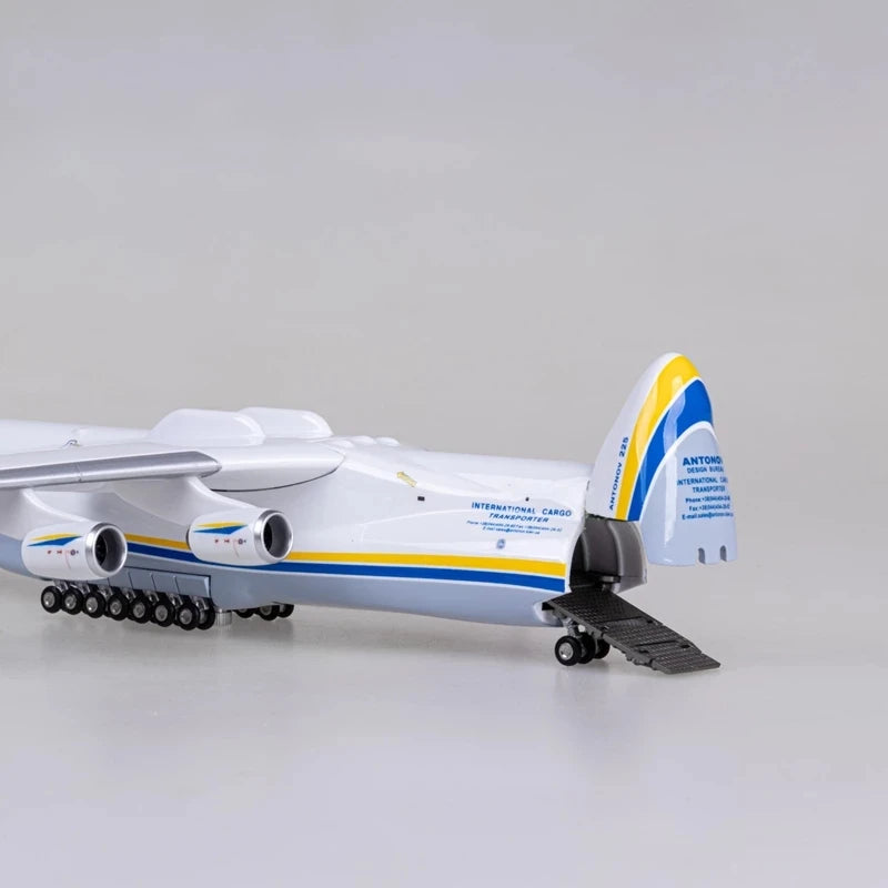 1/200 Antonov AN-225 Mriya Transporte Cargueiro Aeromodelo (42cm)