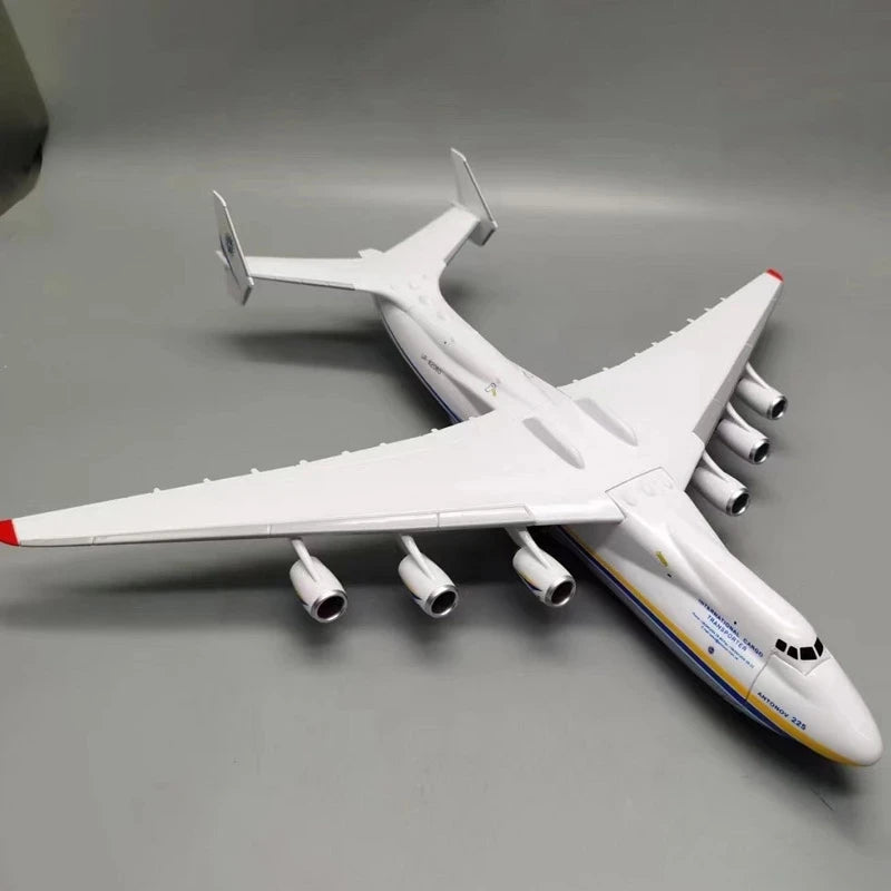 1/200 Antonov AN-225 Mriya Transporte Cargueiro Aeromodelo (42cm)